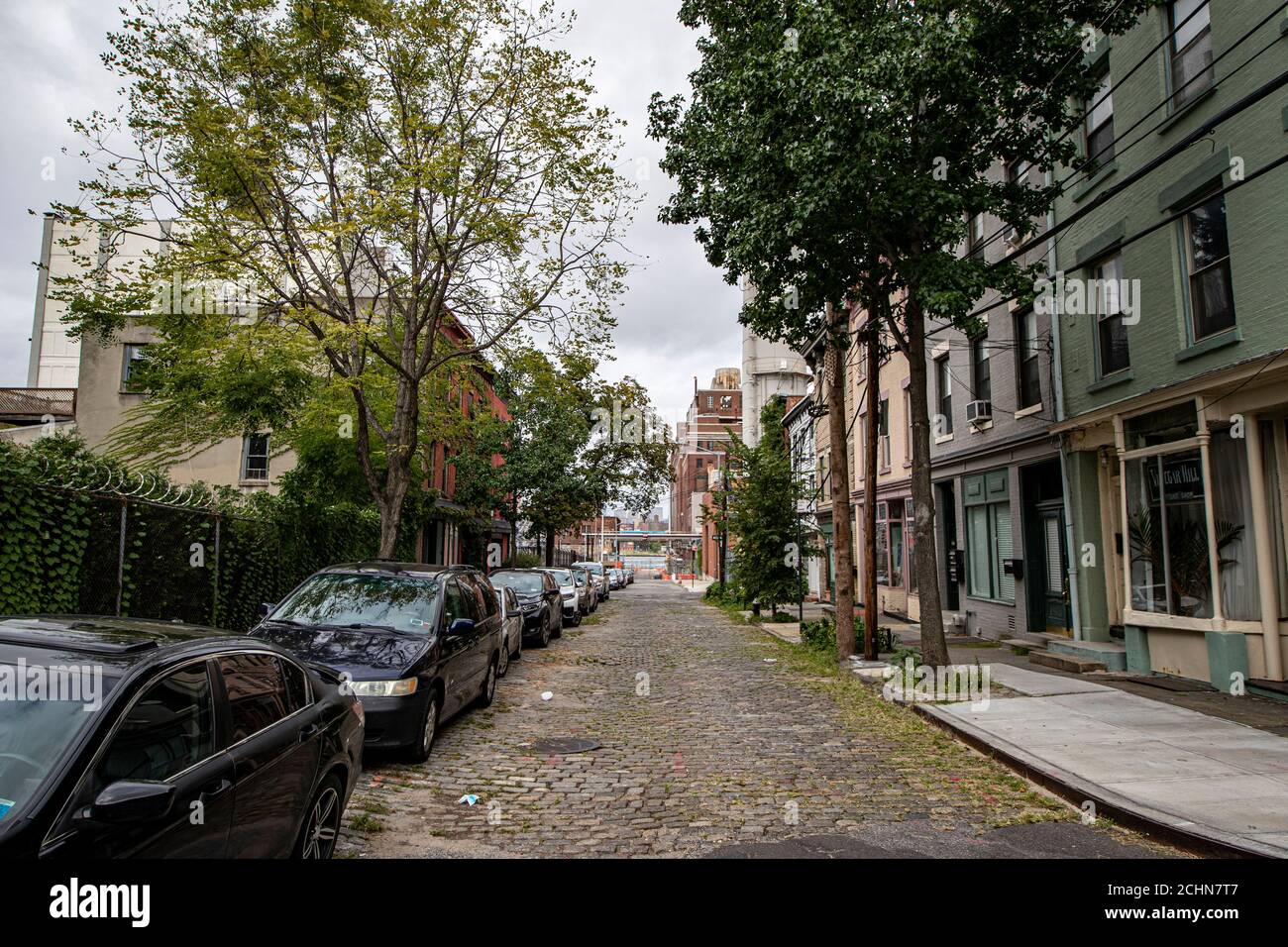 Edifici nella sezione Aceto Hill di Brooklyn, New York, domenica 13 settembre 2020. (Gordon Donovan) Foto Stock