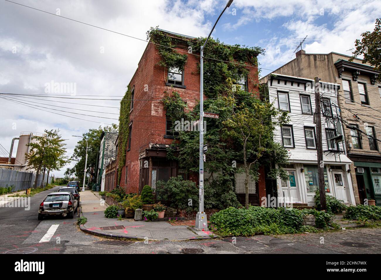 Edifici nella sezione Aceto Hill di Brooklyn, New York, domenica 13 settembre 2020. (Gordon Donovan) Foto Stock
