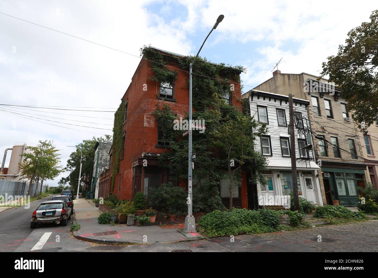 Edifici nella sezione Aceto Hill di Brooklyn, New York, domenica 13 settembre 2020. (Gordon Donovan) Foto Stock