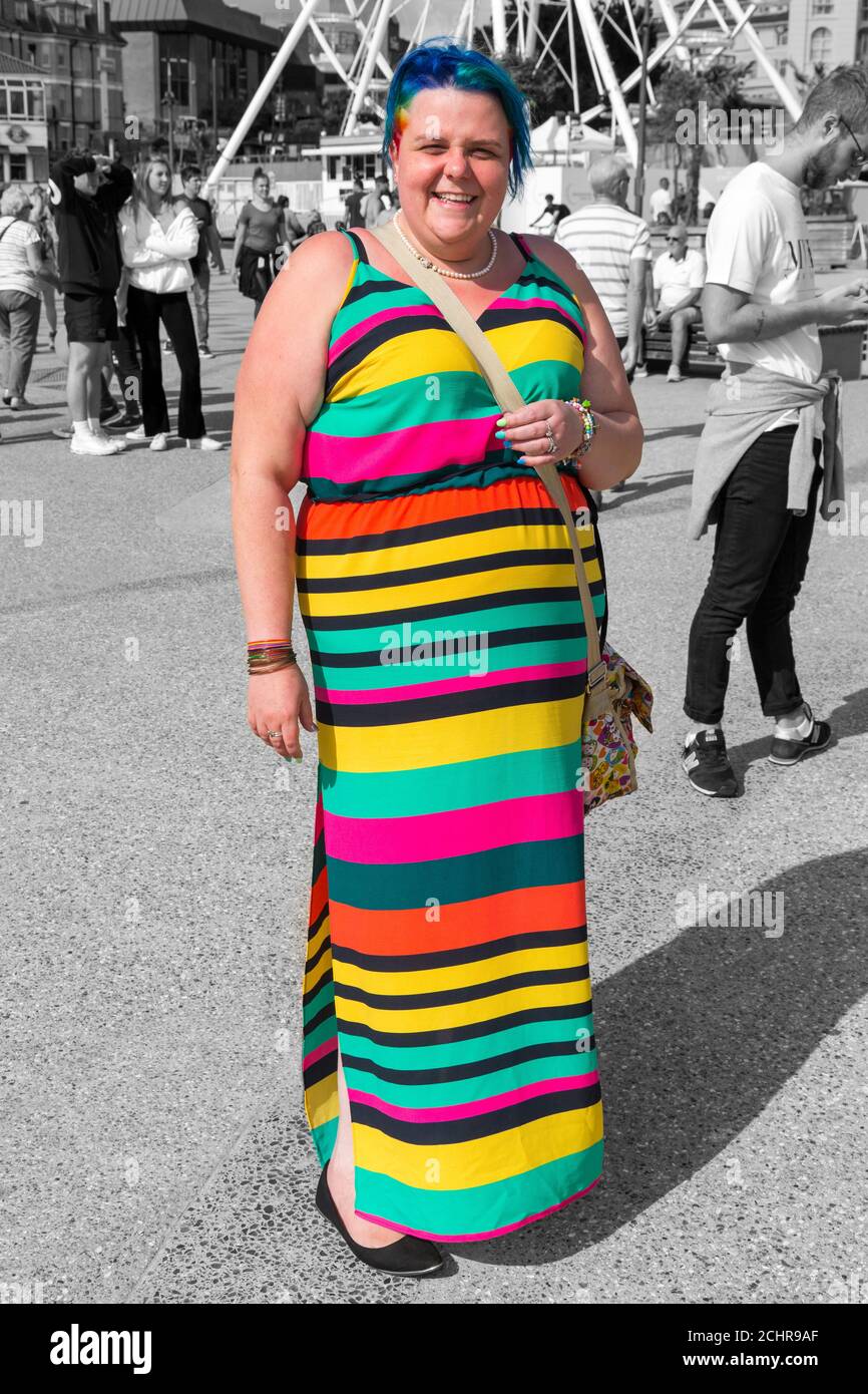 Vestito colorato arcobaleno immagini e fotografie stock ad alta risoluzione  - Alamy