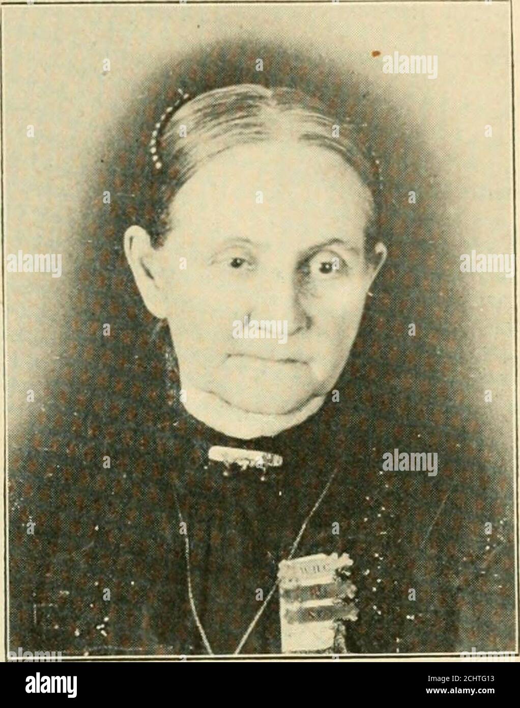 . Storia pioniera di S.D. Butcher della contea di Custer : e brevi bozzetti dei primi giorni in Nebraska . WM. COMSTOCK. MBS. WM. COMSTOCK. Fumare l'erbaccia del suo proprio alzando l'inverno che viene. Ma, ahimè, le sue speranze sono state arrossite. Coprì le piante con tutto ciò che poteva ottenere, ma le luppole festive mangiano buchi nella copertura e masticato Uncle Daves tabacco fino a quando durò. I coloni sono stati lasciati completamente indigenti, non avendo la cosa produceda per il sostegno di se stessi e delle famiglie durante l'inverno. Il governo di allora le truppe di liad stazionarono ad un punto circa nove milesabove Ord, il paese Foto Stock
