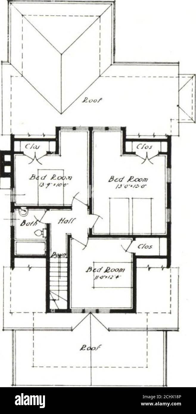 . Costruire con sicurezza . T^LA sua casa vittoriana possiede una combinazione di bellezza e praticità che si ritrovano insieme. Uno studio del piano vi mostrera' che incorpora diverse caratteristiche insolitamente di interesse. Per esempio, notate che una stanza com-fortable, che può essere usata come un orlibrary di den, confina con il bedroom.This di down-stairs appellerà particolarmente all'uomo whowhoishishes occasionalmente per isolarsi fromthe resto della famiglia. Notate anche il soggiorno termale e la comodità del portico del sole nella sala da pranzo. Questa casa è bene worthstudiando con attenzione.. ^^ ■^^ ^ Foto Stock