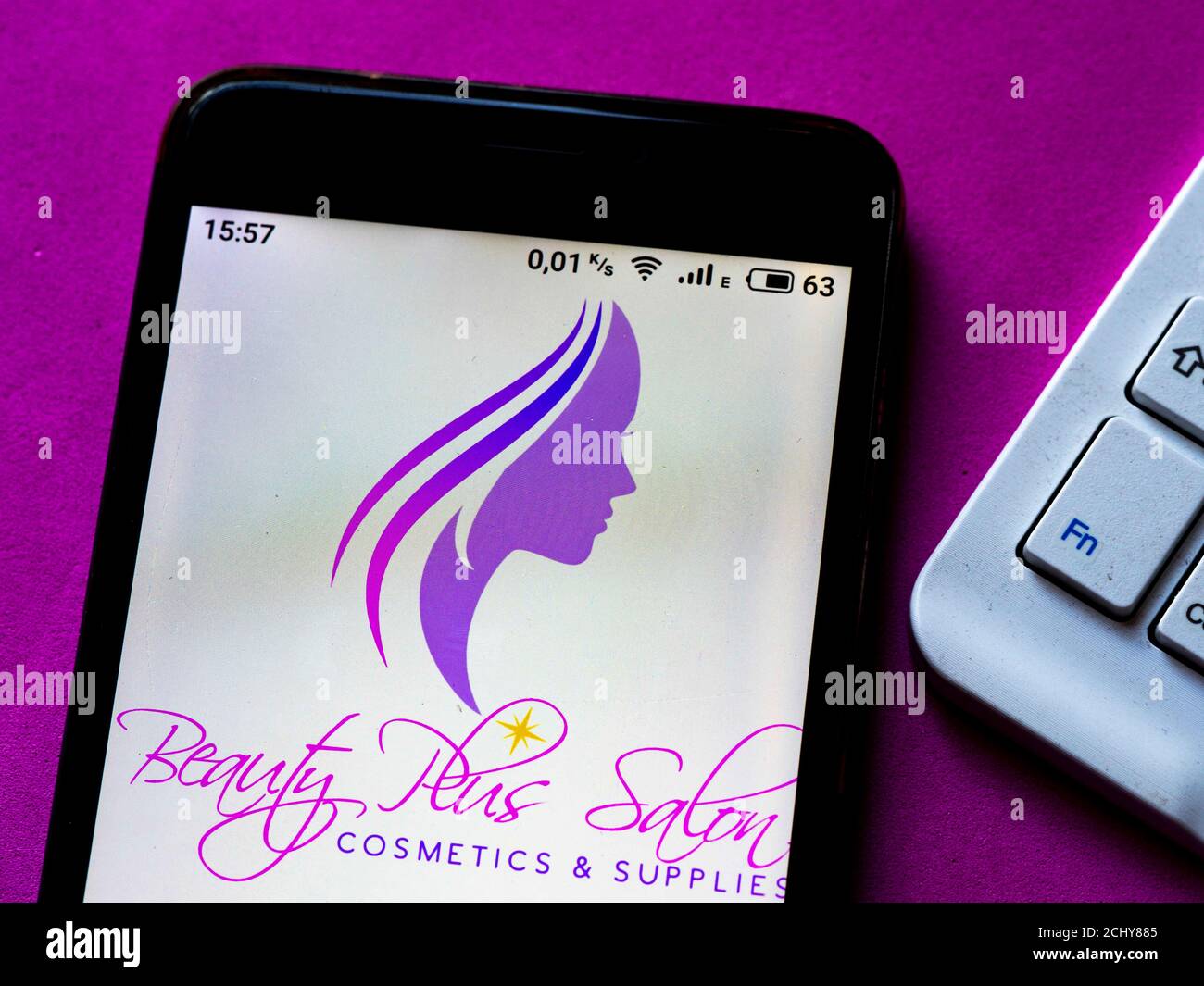 Ucraina. 14 Settembre 2020. In questa illustrazione fotografica viene visualizzato il logo di Beauty Plus Salon sullo smartphone. Credit: Gollovniov/SOPA Images/ZUMA Wire/Alamy Live News Foto Stock