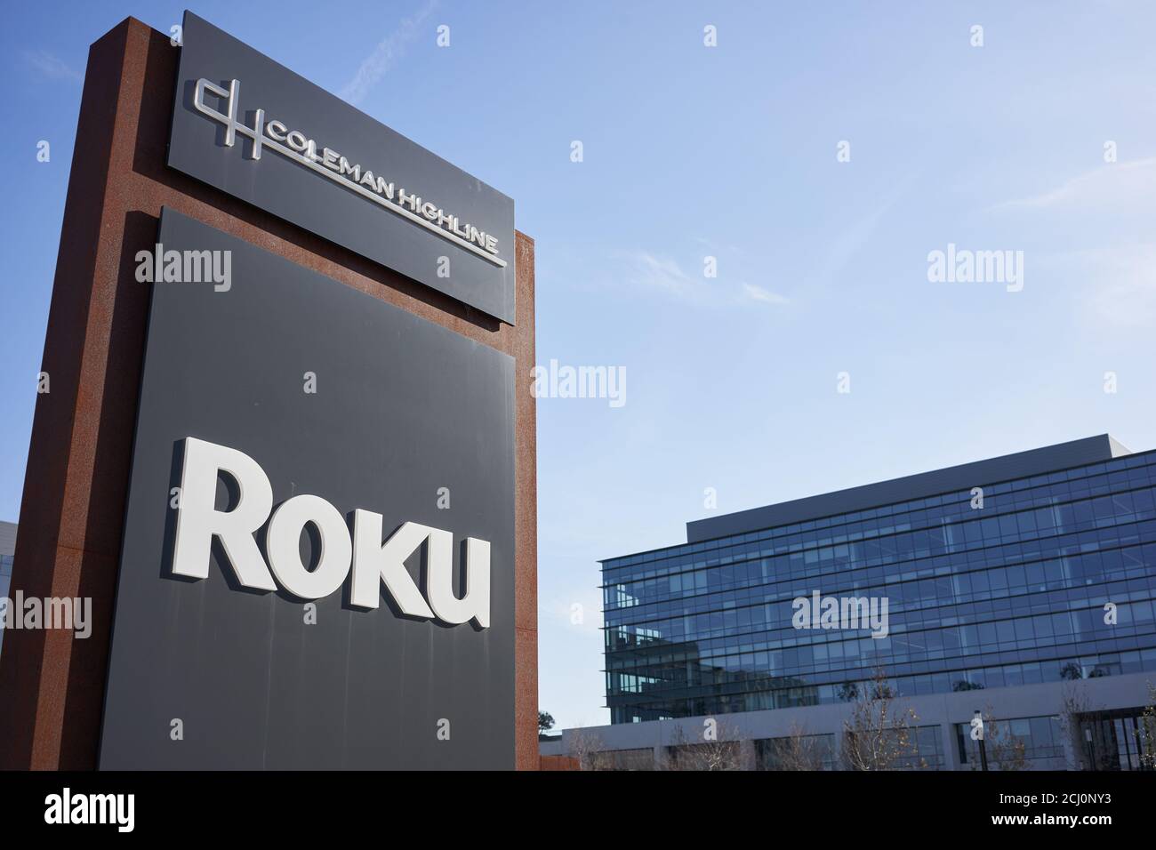 Campus Roku San Jose. Roku produce una varietà di lettori multimediali digitali che consentono ai clienti di accedere a servizi audio o video in streaming su Internet. Foto Stock