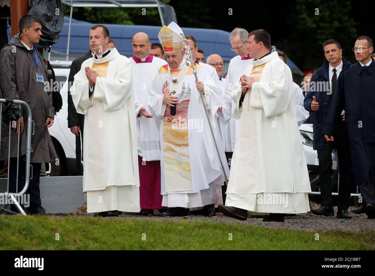 Papa Francesco arriva al Santuario Mariano di Sumuleu Ciuc, Miercurea Ciuc,  Romania 1 giugno 2019. REUTERS/Remo Casilli Foto stock - Alamy
