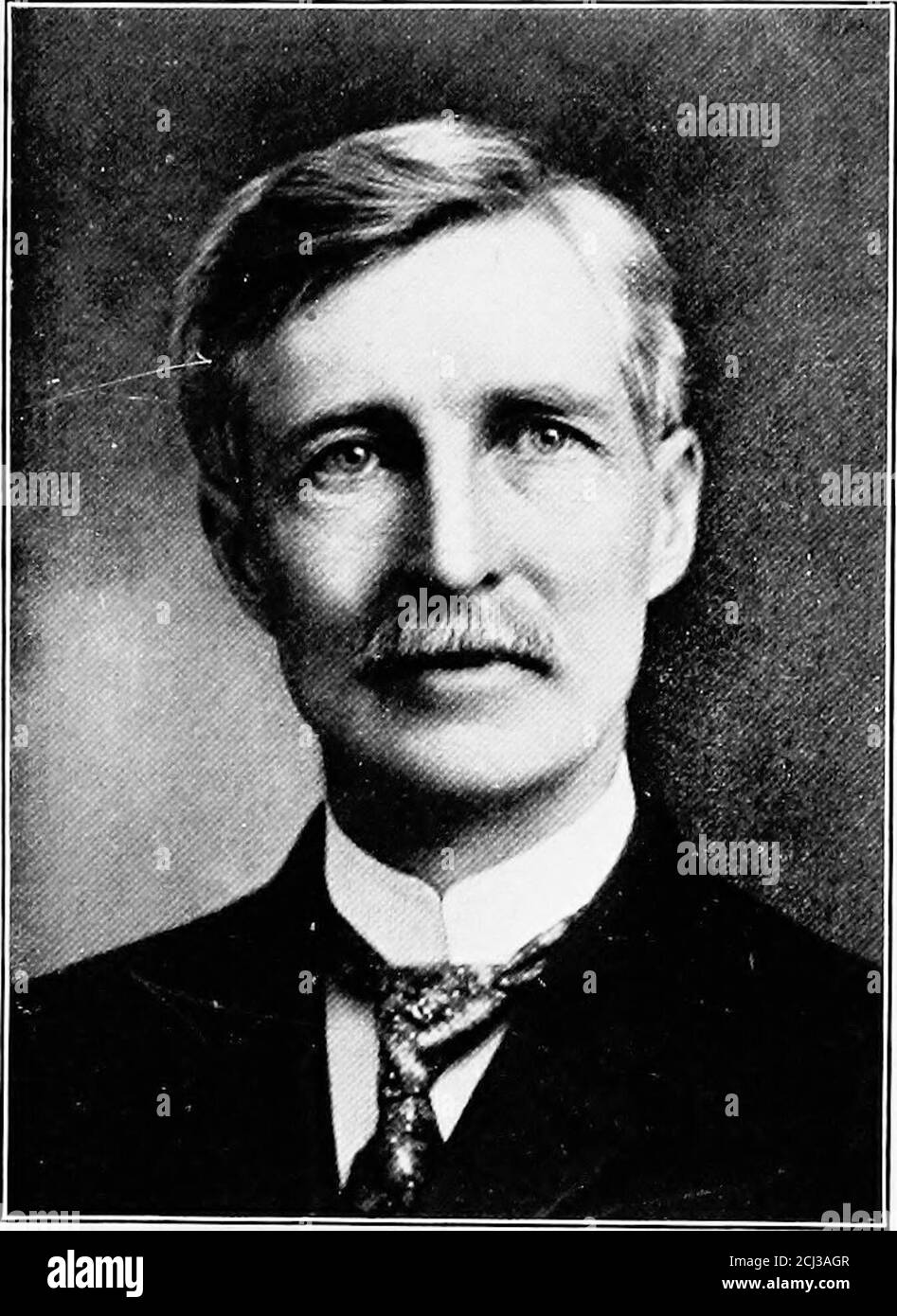 . Storia dell'Università del Michigan . OTTO KIRCHNER DAVID F. McGuire, laureato al Charity Hospital Medical College, di Cleveland, gan Political Science Association, ed è stato presidente Ohio, nel 1869, e un professionista di Detroit, Mich- di quest'ultimo nel 1896. Ha anche presti- gato servizio, è stato nominato Professore di Oftalmologia Dent del Detroit Church Club fin dalla sua nascita e l'otologia presso l'Honiceopathic Medical College in 1S93. L'UNI VERS ITT SENATO 273 DANIEL A. MacLachlan è stato bom ad Aylmer, Ontario, novembre 10, r,S52, figlio di Arehi-bald e Mary (Robertson) MacLachlan. Foto Stock