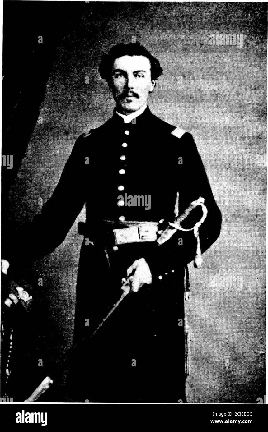 . Una storia del quarantaquattresimo Reggimento, New York Volontario Fanteria, nella guerra civile, 1861-1865 [risorsa elettronica]. En nel fiume entrava in qualche reclamo perché nessun fuoco era permesso da chi potevano asciugare i loro vestiti. Le coperte sono state procurate per themand sono state rese confortevoli come possibile. Un incidente qui si è verificato che non dovrebbe essere trascurato.subito dopo l'ingresso delle nostre truppe nel forte Lieut. Herendendiscovered un certo numero di Confederati, uncustoded e ungaredfor, lurking nelle tenebre. Prendendo nella situazione che l'ufficiale risourceful ha comandato in una voce forte: Cadono dentro per Foto Stock