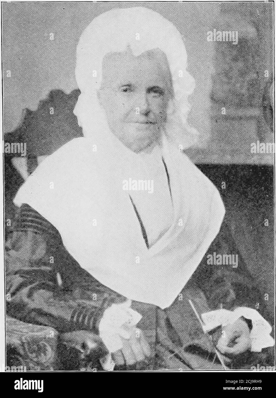 . Storia di Northfield, New Hampshire 1780-1905. In due parti con molti schizzi biografici e ritratti anche immagini di edifici pubblici e residenze private. Lebratehetheir matrimonio d'oro a Lexington, Mass., nel 1881. Posseduta di mente forte, coraggiosa, vigorosa, ha mantenuto le sue facoltà giovanili a grado inonestito. In un poema, scritto sul suo 85esimo compleanno, Shesays: A ottantacinque dovremmo pentirci che la vita con noi finora è passata? Guardando indietro sembra che Weve sia stato fatto abbastanza per inclinare il fascio? Possa la dolce fede sussurrare nel nostro orecchio e dire che il nostro sole sta fissando chiaro. Sig.ra Oilman Foto Stock