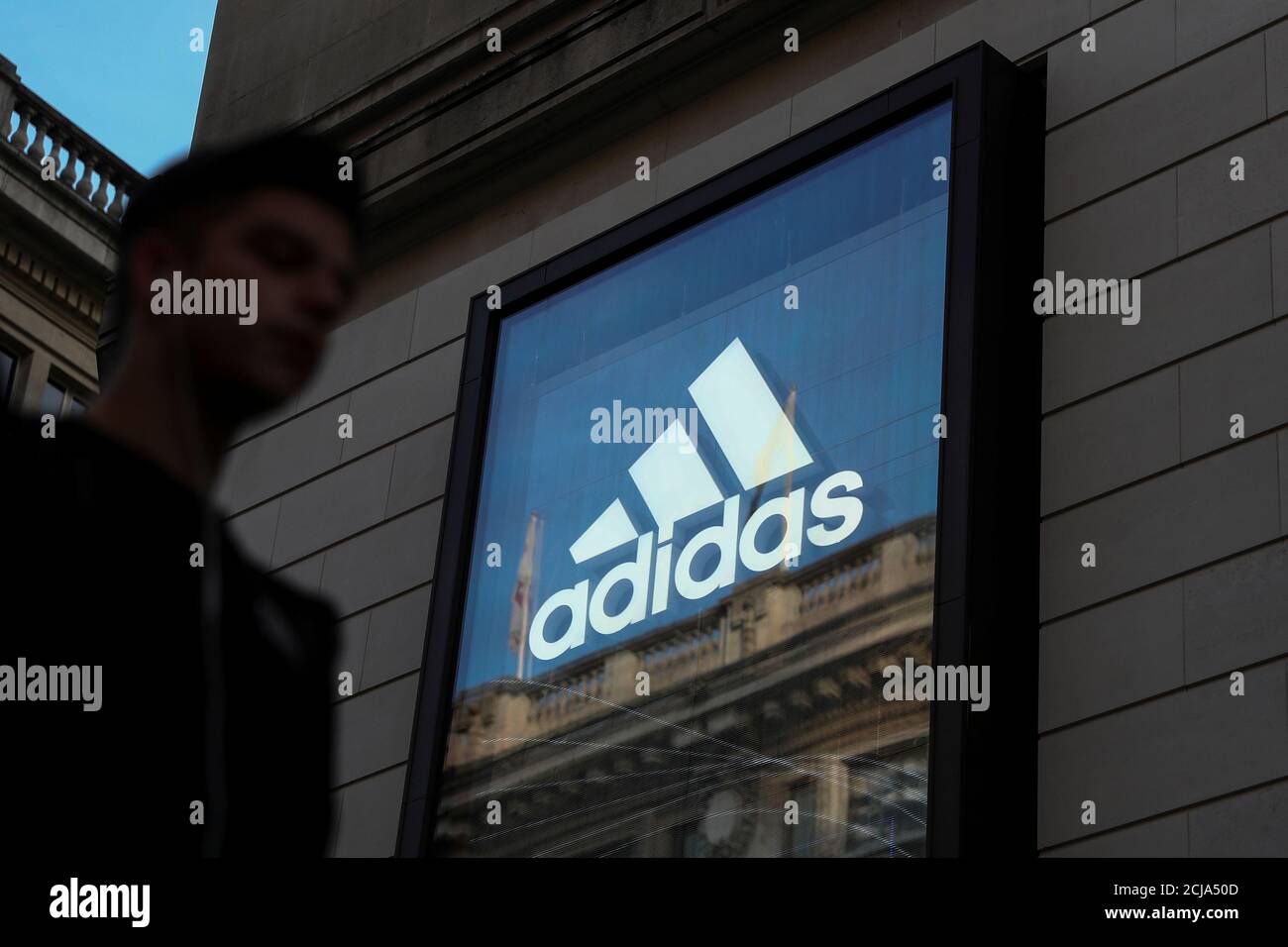 Adidas store london immagini e fotografie stock ad alta risoluzione - Alamy