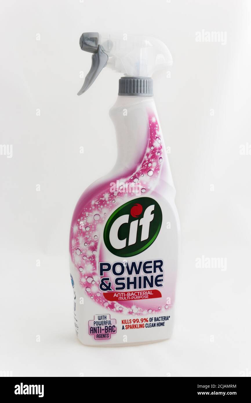 Una bottiglia di detergente multiuso batterico CIF Power and Shine. Foto Stock