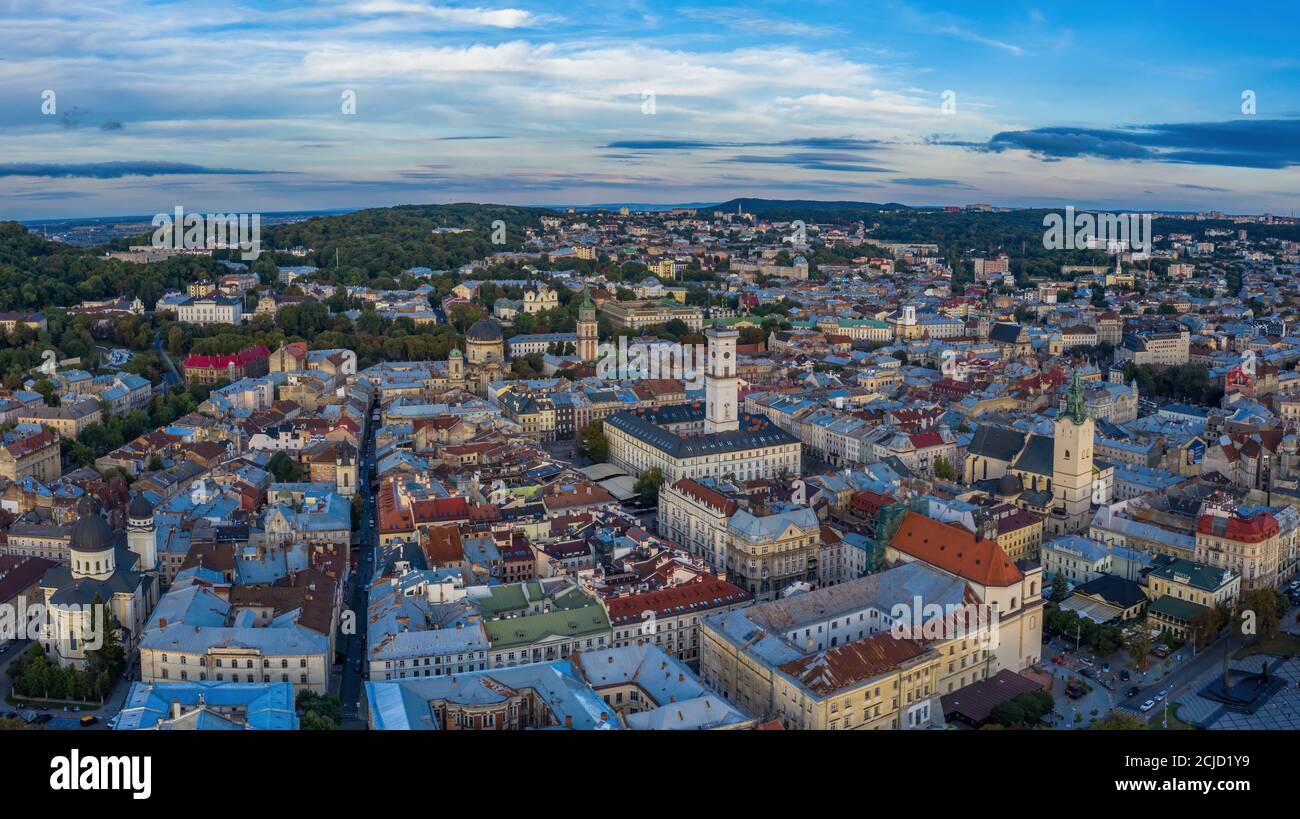 Vista aerea della città vecchia di Lviv, Ucraina Foto Stock