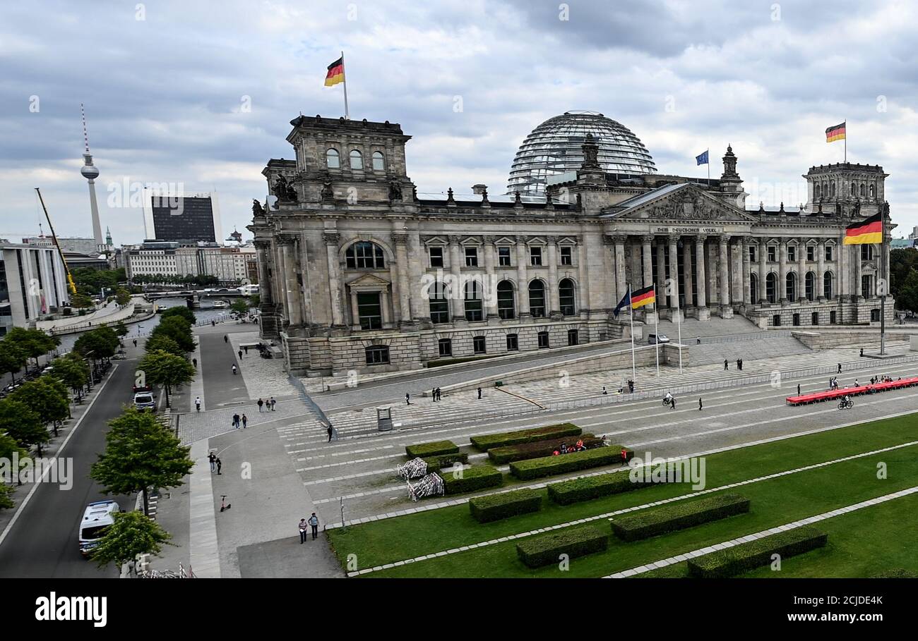 Berlino, Germania. 09 settembre 2020. Vista sull'edificio del Reichstag nel quartiere governativo. Credit: Pedersen/dpa-Zentralbild/ZB/dpa/Alamy Live News Foto Stock