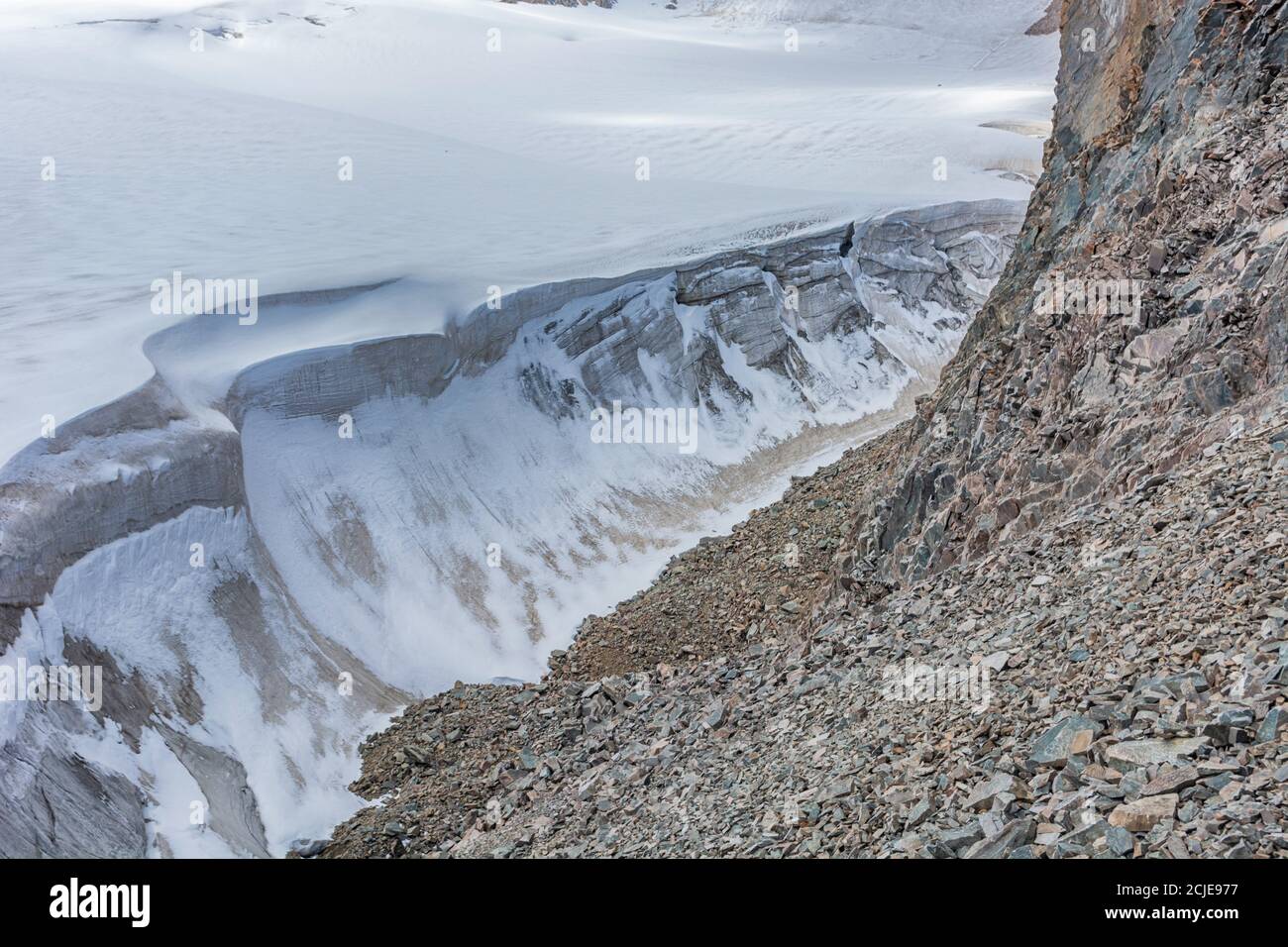 Ghiacciaio in montagna Glacier ghiaccio primo piano. Ghiaccio artico blu. Foto Stock