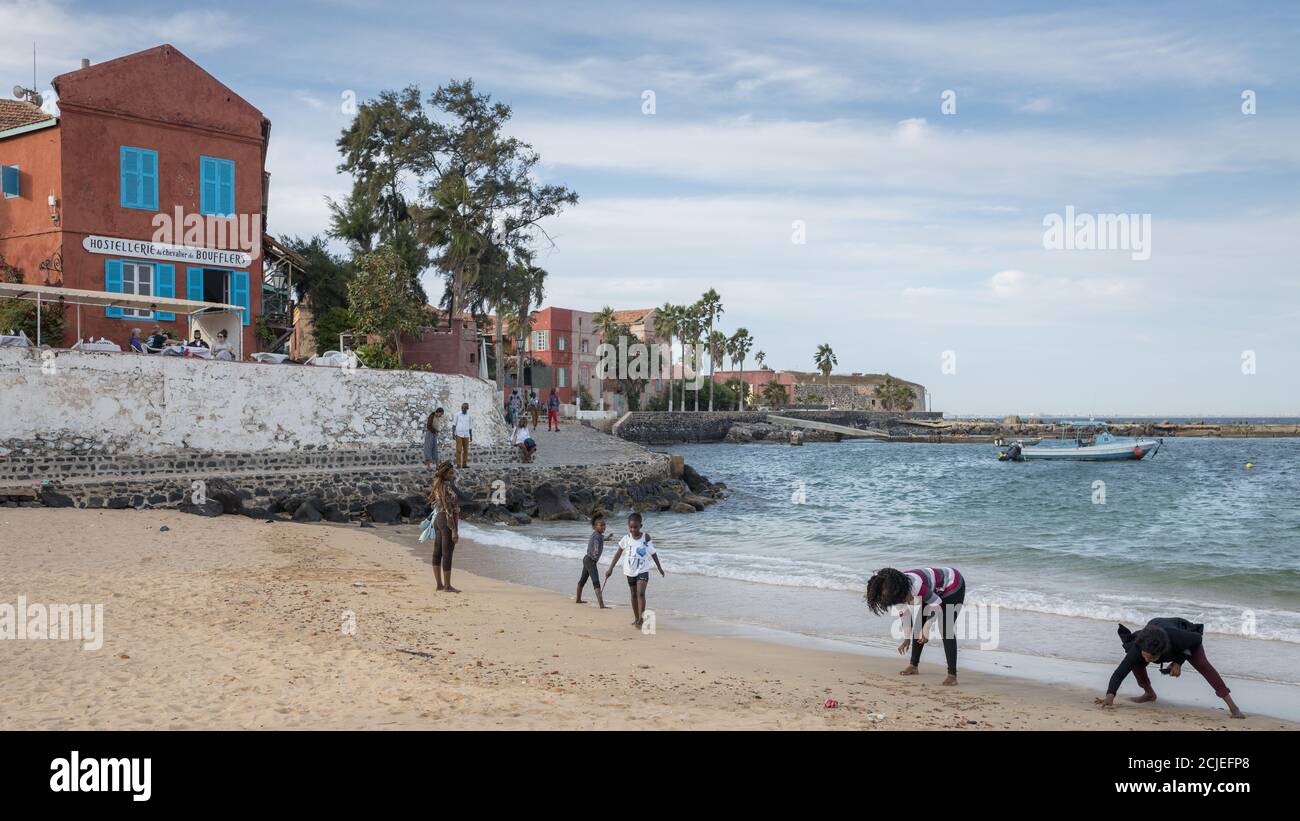 La spiaggia sull'isola di Gorée, Dakar, Senegal Foto Stock