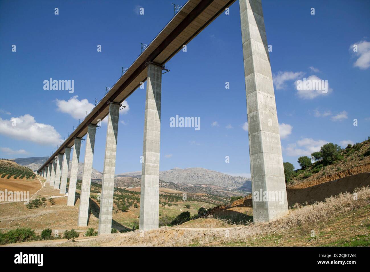 Viadotto ferroviario costruito sulla linea ad alta velocità in Spagna Foto Stock