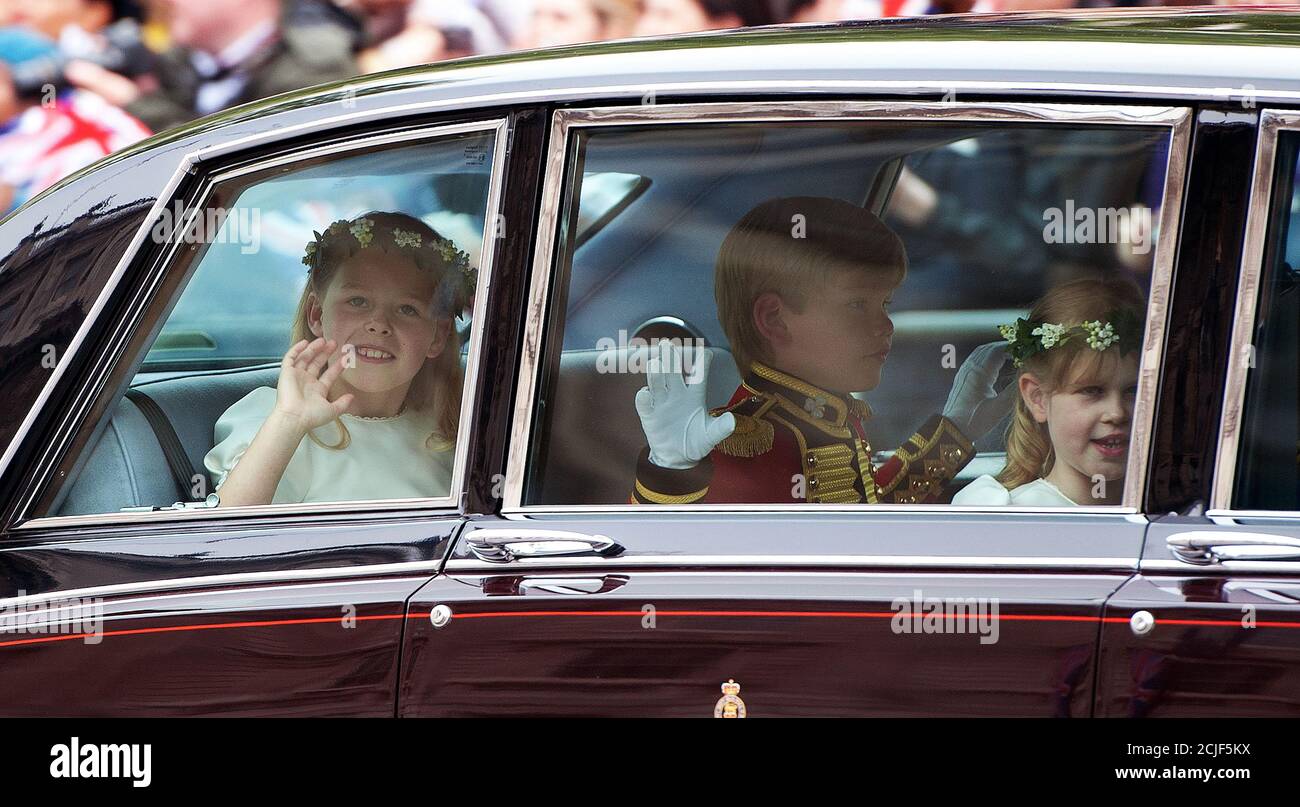 Tom Pettier, Lady Louise Windsor e Margarita Armstrong-Jones sono sulla strada per le nozze del Principe William e Catherine Middleton. PIC : DOLORE DEL CONTRASSEGNO Foto Stock