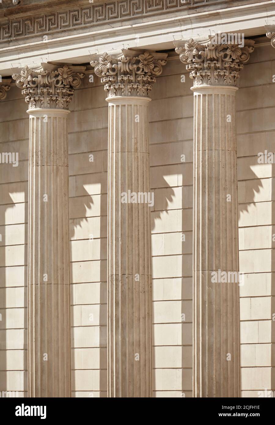 Colonne corinzie romane presso la Bank of England, Londra, Regno Unito. Foto Stock