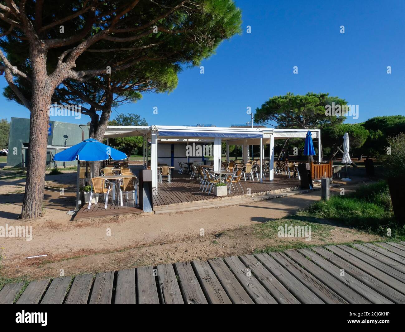 Ristorante con terrazza sul mare Foto Stock