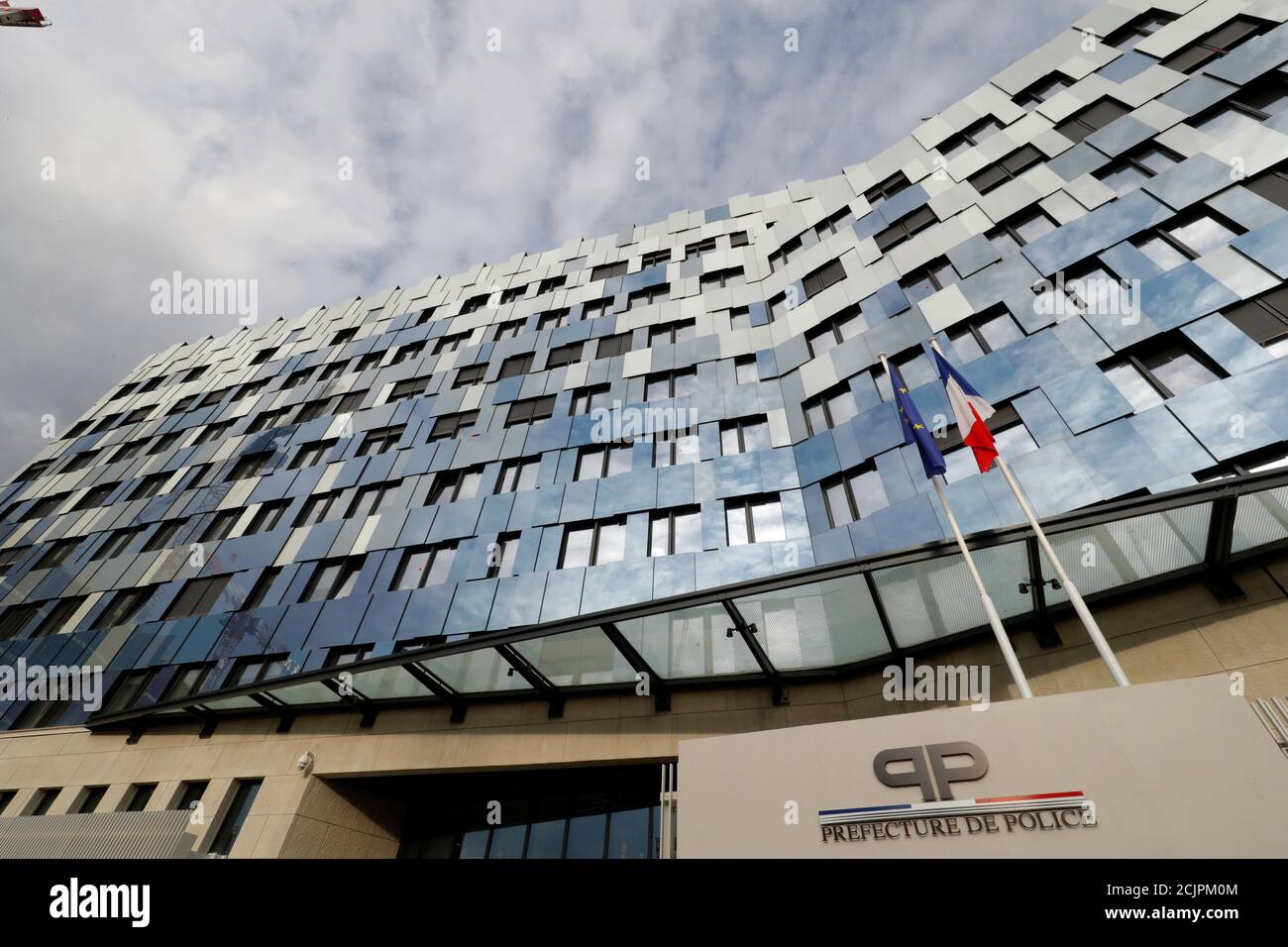 Vista della nuova sede della direzione Regionale della polizia giudiziaria  di Parigi (DRPJ Paris), la divisione investigativa penale della polizia  nazionale, installata alla rue du Bastion 36 a Parigi, Francia, 19 ottobre