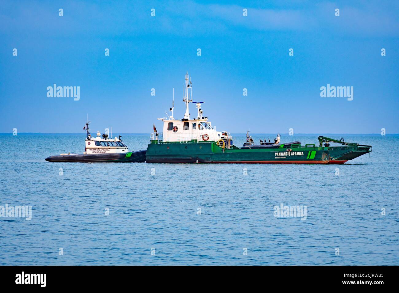 Navi navali o navi che controllano il confine russo lituano a Nida, Lituania Foto Stock