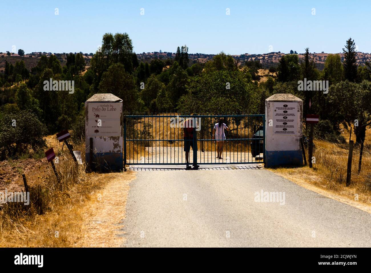 Ingresso principale alla cascata Puno do Lobo, Mértola, Portogallo Foto Stock