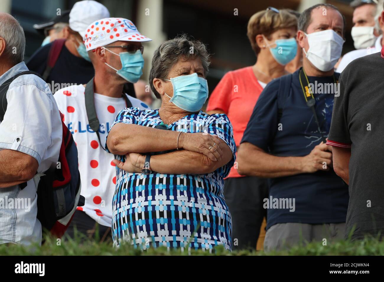 Lione, Francia. 15 settembre 2020. 15 settembre 2020; Lione, Francia; Tour De France 2020, la Tour-du-pin a Villard-de-Lans, tappa 16; i tifosi guardano come i ciclisti passano Credit: Action Plus Sports Images/Alamy Live News Foto Stock