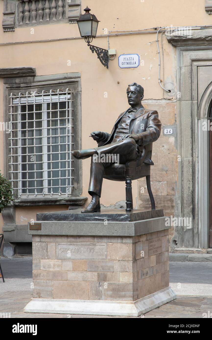 Statua di Puccini in Piazza della Cittadella, Lucca, Toscana, Italia, Europa. Foto Stock