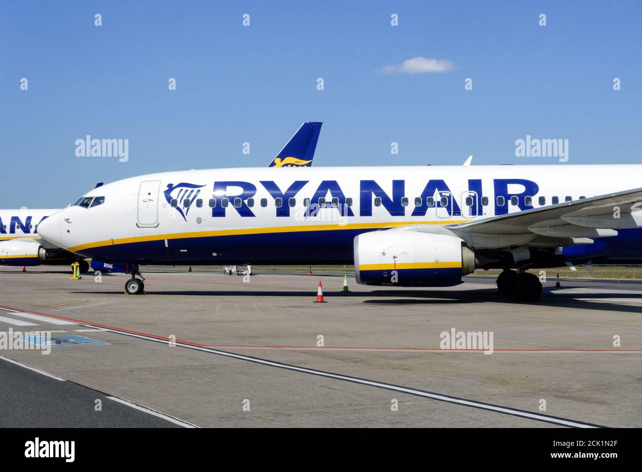 Ryanair Boeing 737 - 800 aeromobili all'aeroporto Modlin di Varsavia, Polonia Foto Stock
