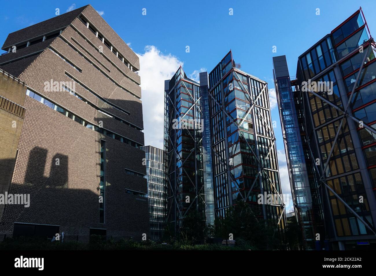 Tate Modern Blavatnik Building e gli appartamenti residenziali di lusso neo Bankside a Londra Inghilterra Regno Unito Foto Stock