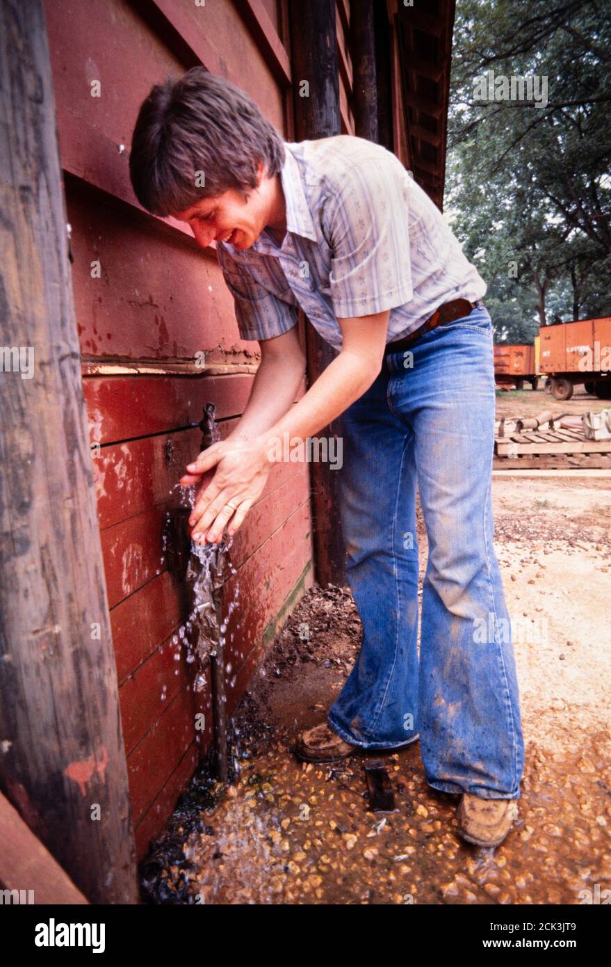 James Earl ' chip ' carter, figlio del presidente Jimmy e della prima signora Rosalynn carter nella fattoria della famiglia a Plains, Georgia nel 1976. Chip carter è tornato nelle notizie del 2020, dopo aver ammesso di aver fumato marijuana con la cantante Willie Nelson sul tetto della Casa Bianca. Foto Stock