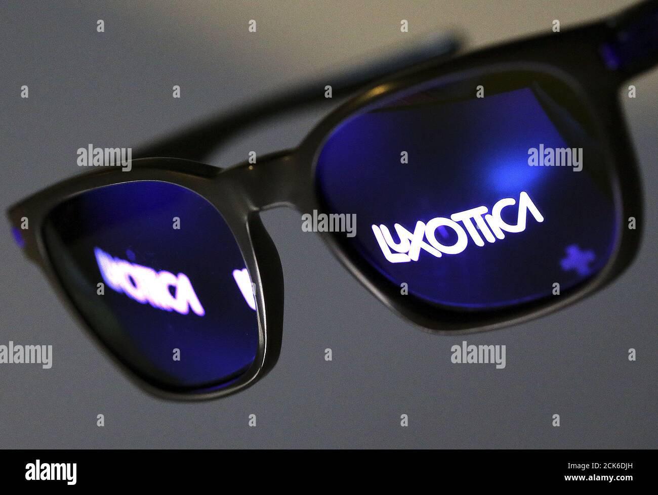 Luxottica Immagini e Fotos Stock - Alamy