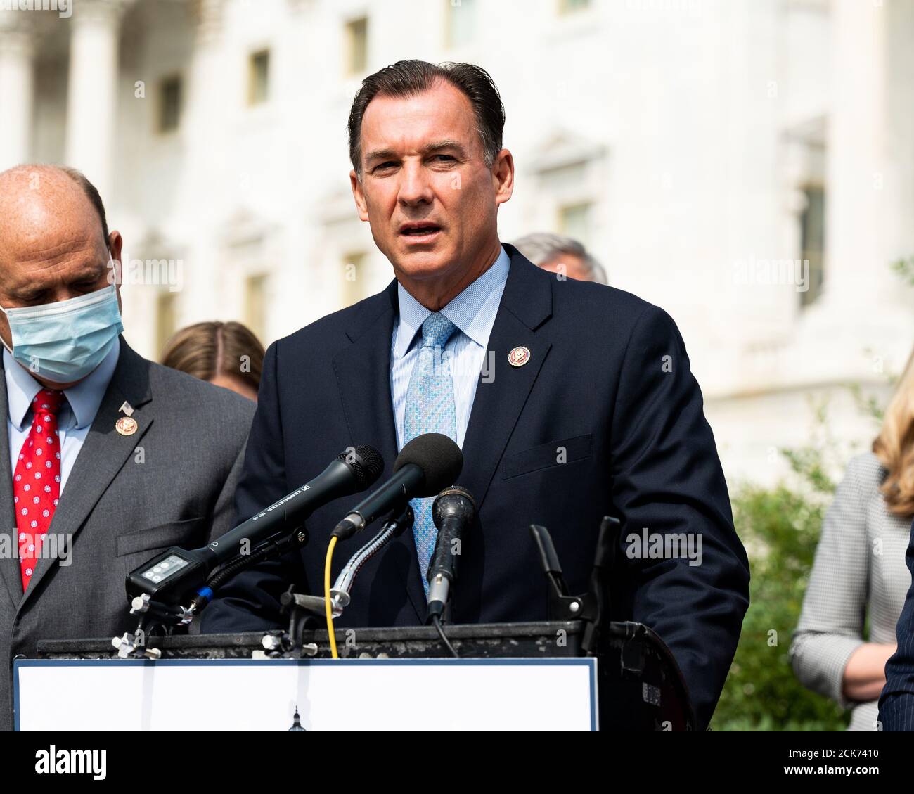 Washington, Stati Uniti. 15 settembre 2020. Il rappresentante degli Stati Uniti Tom Suozzi (D-NY) ad una conferenza stampa in cui i risolutori del problema Caucus hanno introdotto il loro 'Arch to Common Ground' COVID-19 struttura di stimolo. Credit: SOPA Images Limited/Alamy Live News Foto Stock