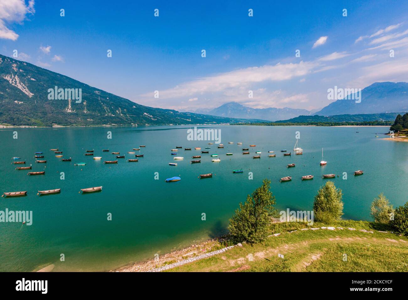 Lago di santa croce immagini e fotografie stock ad alta risoluzione - Alamy