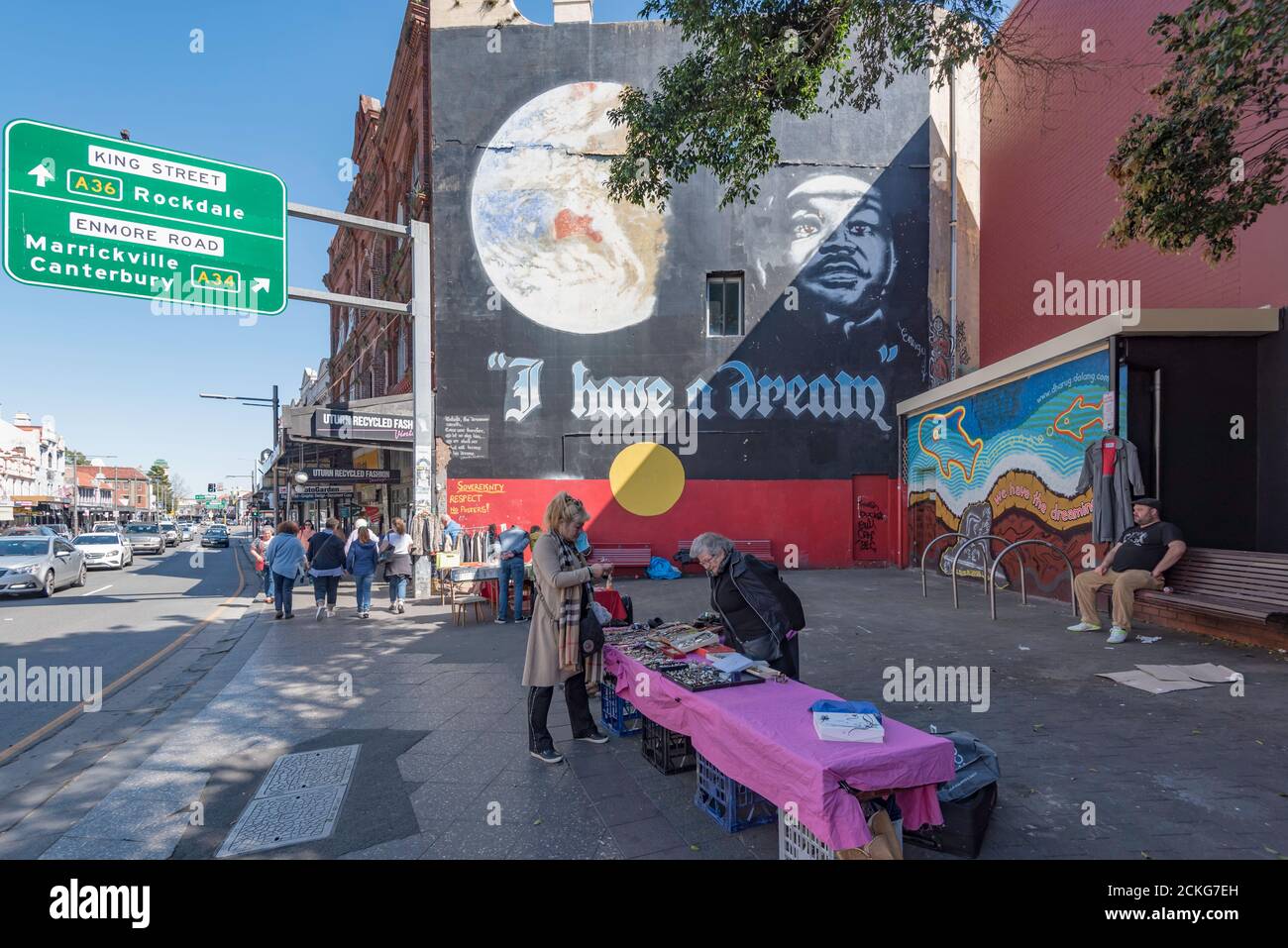Il murale ‘ho un sogno’ su King St è stato dipinto nel 1991 da Juilee Pryor e Andrew Aiken è ora un sito patrimonio locale a Newtown, Australia Foto Stock