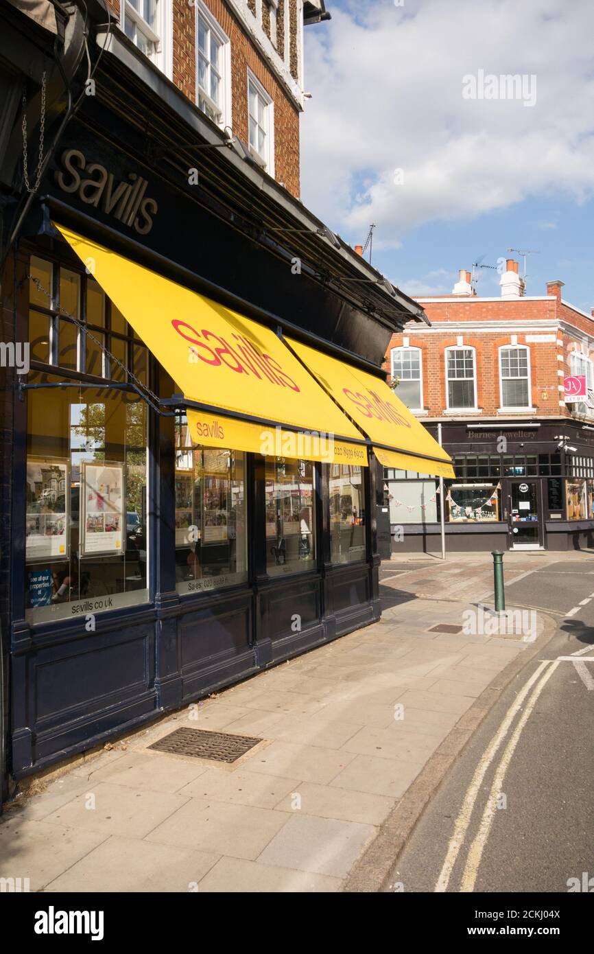 Savills Estate Agents, Barnes High Street, Londra, SW13, Regno Unito Foto Stock