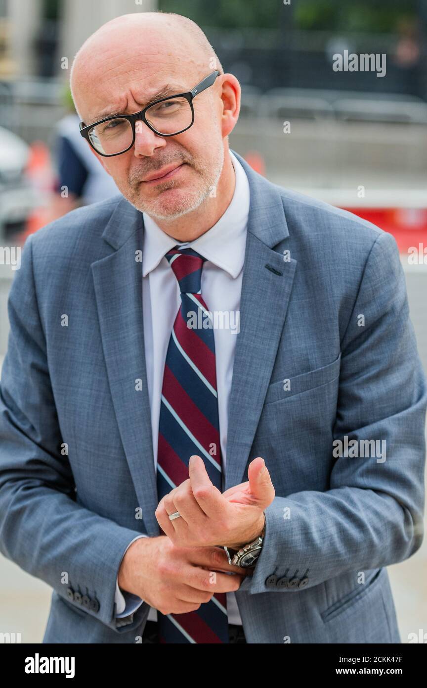 Londra, Regno Unito. 16 Set 2020. Matt Western MP presta il suo sostegno - protesta contro gli sfratti in quanto il sostegno ai noleggiatori è invertito dopo l'allentamento del Coronavirus Lockdown Credit: Guy Bell/Alamy Live News Foto Stock