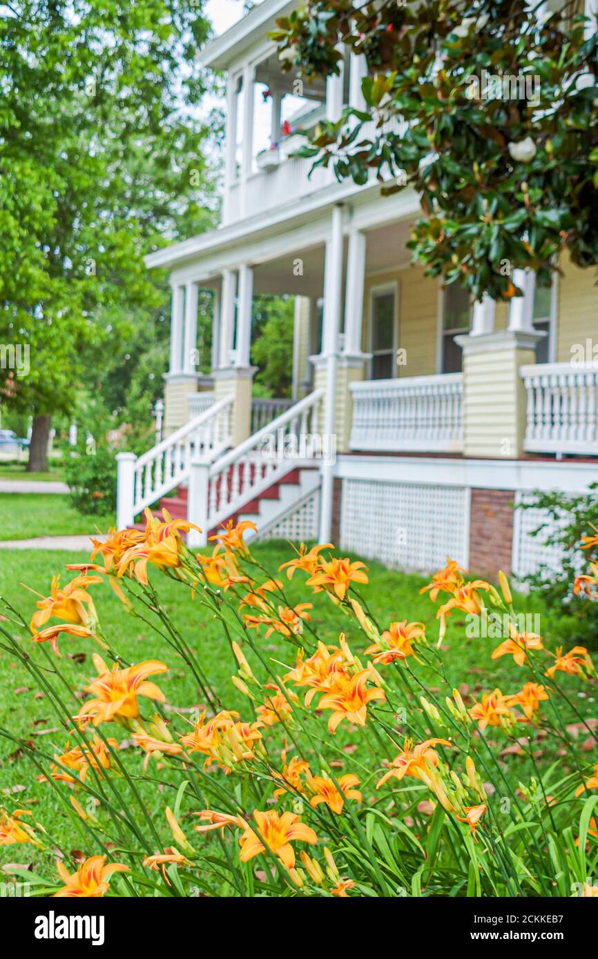 Hampton Virginia,Tidewater Area,Victoria Boulevard,case storiche casa case casa portico quartiere alberi, scena in una foto Foto Stock