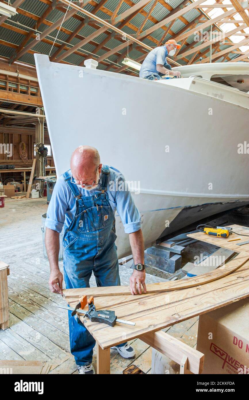 Virginia Newport News Mariners' Museum, mostra di storia, artigianato artigianale nave costruttore di costruzione barche uomo maschio opere di lavorazione fa fare Foto Stock