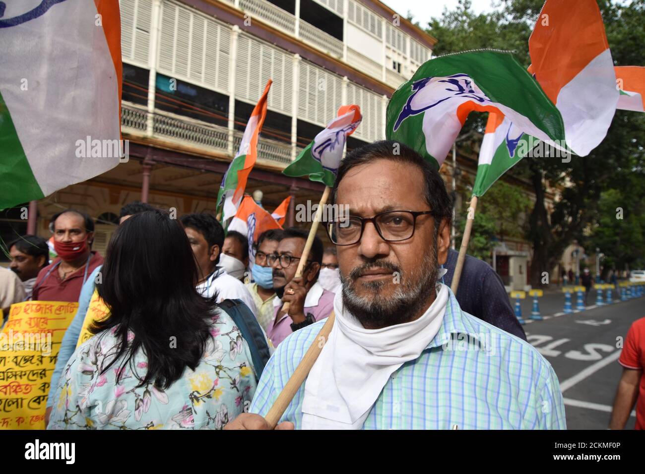 I lavoratori migranti protestano per essere stati trascurati nello schema Pradhan Mantri Garib Kalyan Yojana (PMGKY). Il Comitato del Congresso Distrettuale di Kolkata del Sud (SKDCC) ha presentato un memorandum al Governatore del Bengala Occidentale per l'interesse dei lavoratori migranti del Bengala Occidentale al Raj Bhavan. L'affermazione di SKDCC è nel Pradhan Mantri Garib Kalyan Yojana (PMGKY) schema, i lavoratori migranti del Bengala Occidentale sono trascurati omettendo i loro nomi dal governo del Bengala Occidentale, dove altri 116 distretti sono inclusi in questo schema. (Foto di Biswarup Gangolly/Pacific Press/Sipa USA) Foto Stock