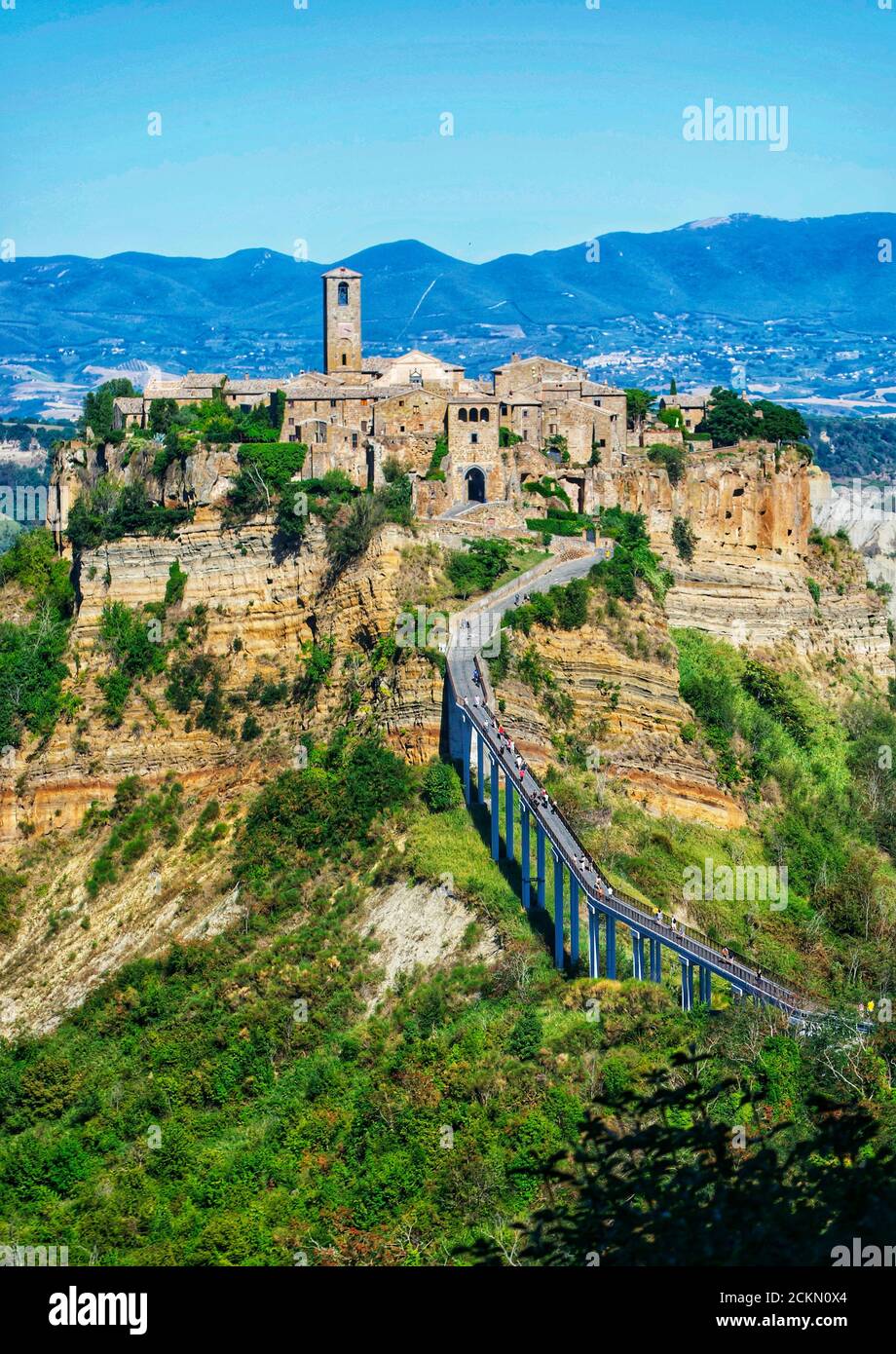Vista panoramica sulla città etrusca di Civita di Bagnoregio, lazio, italia Foto Stock