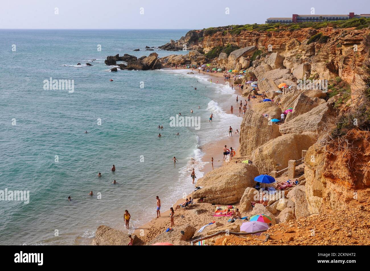 Spiaggia di Calas de Roche a Conil de la Frontera. Belle insenature a Cadice, Spagna Foto Stock