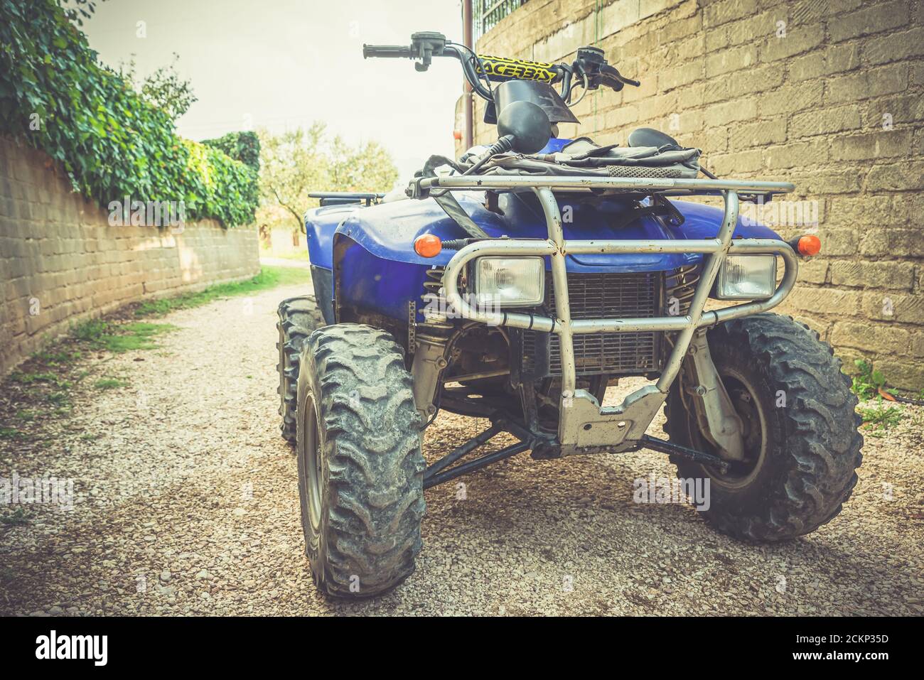 terni, italia settembre 16 2020:dettaglio di un quad a 350 velocità Foto Stock