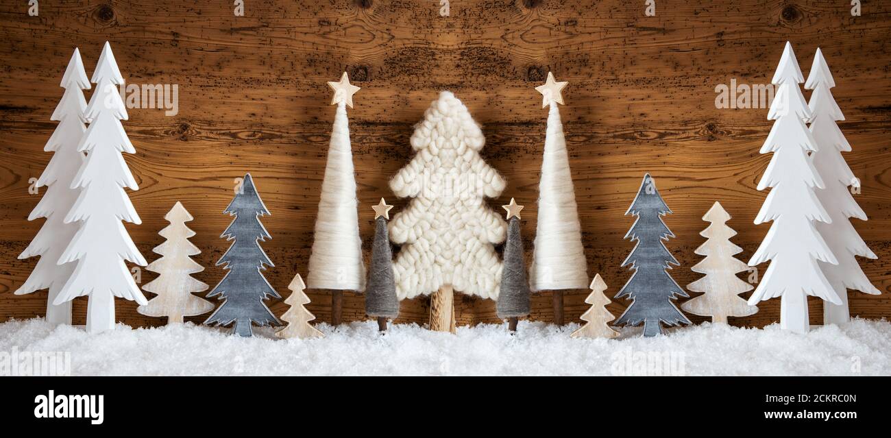 Banner, alberi di Natale, neve, marrone sfondo rustico Foto Stock