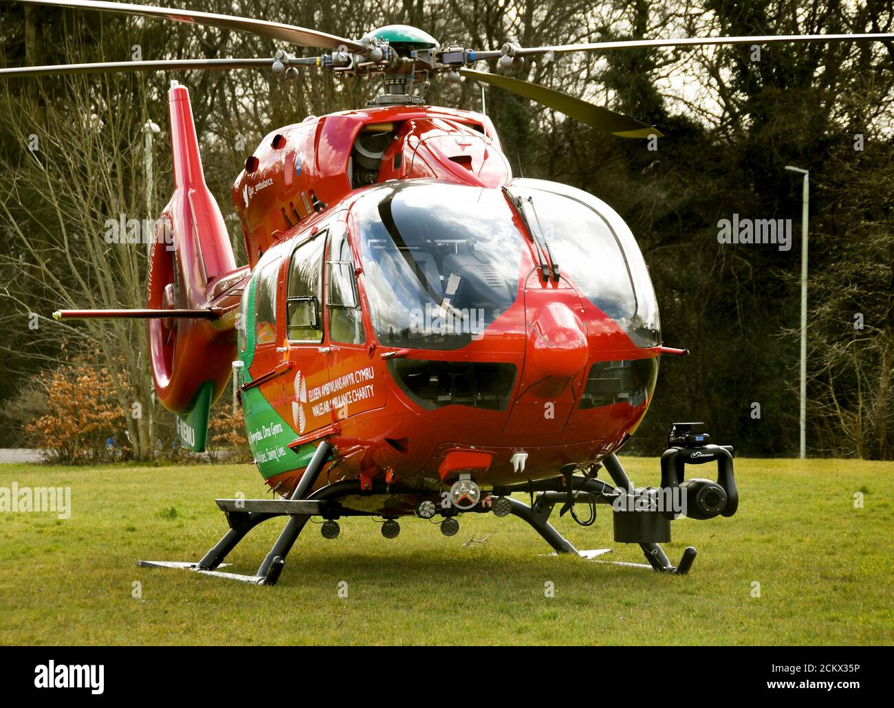 Pontypridd, Galles - Marzo 2018: Primo piano in vista di un elicottero del servizio di ambulanza aerea del Galles. Il servizio è finanziato dalla fiducia caritativa Foto Stock