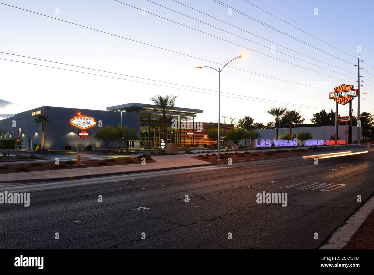 Concessionario Harley Davidson sulla Las Vegas Strip all'alba a Las Vegas,  Nevada, USA Foto stock - Alamy