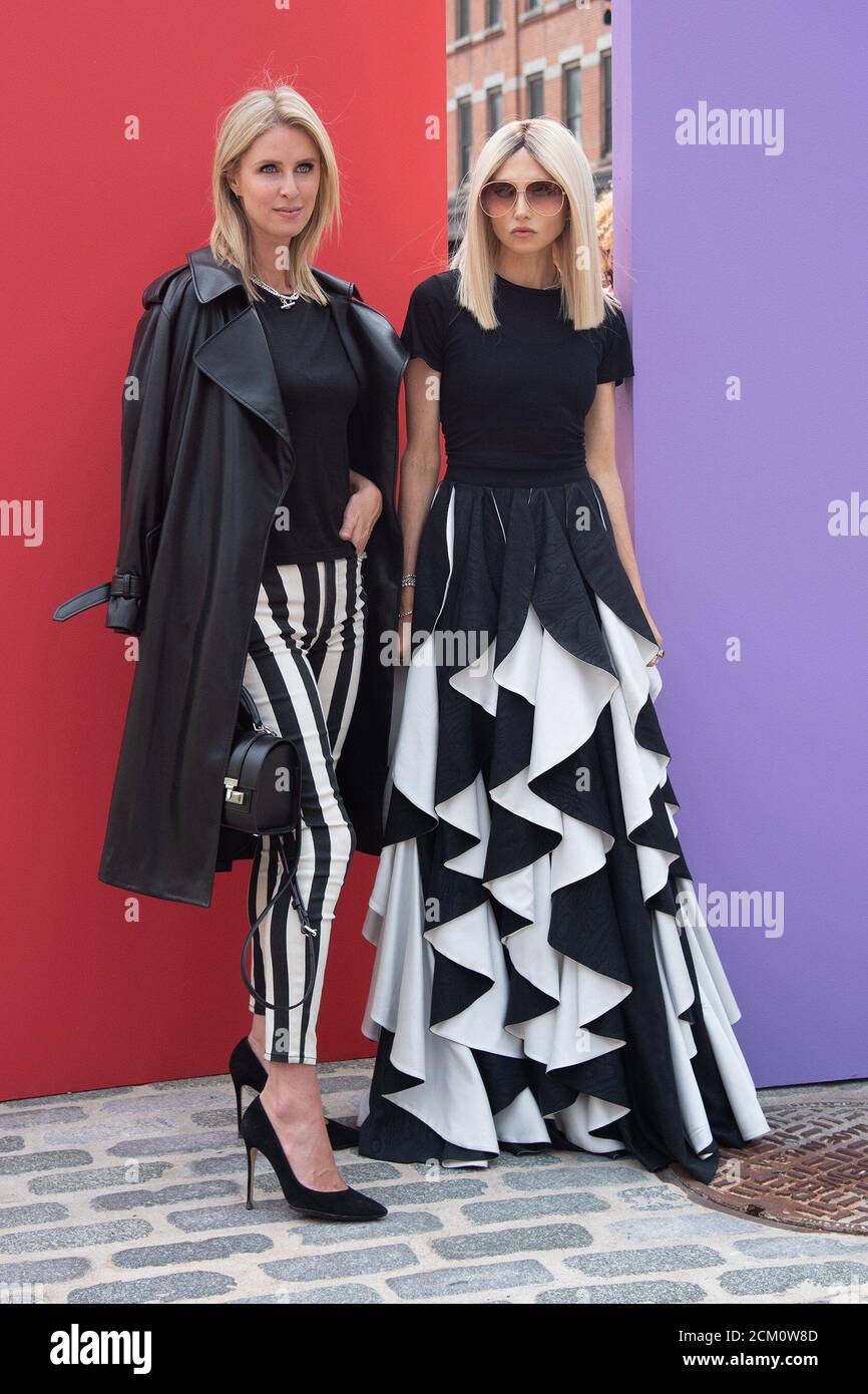 New York, NY, Stati Uniti. 16 Set 2020. Nicky Hilton, Stacey Bendet out and about for ALICE OLIVIA by Stacey Bendet Spring 2021 Collection, Chelsea Neighborhood, New York, NY 16 settembre 2020. Credit: RCF/Everett Collection/Alamy Live News Foto Stock
