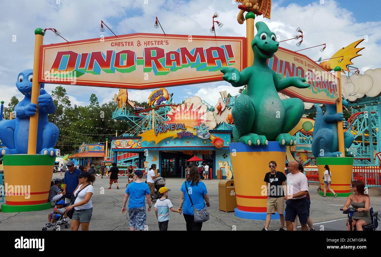 Chester & Hester's Dino-Rama mini-Land nel Parco a tema Disney's Animal Kingdom, Orlando, Florida, Stati Uniti Foto Stock