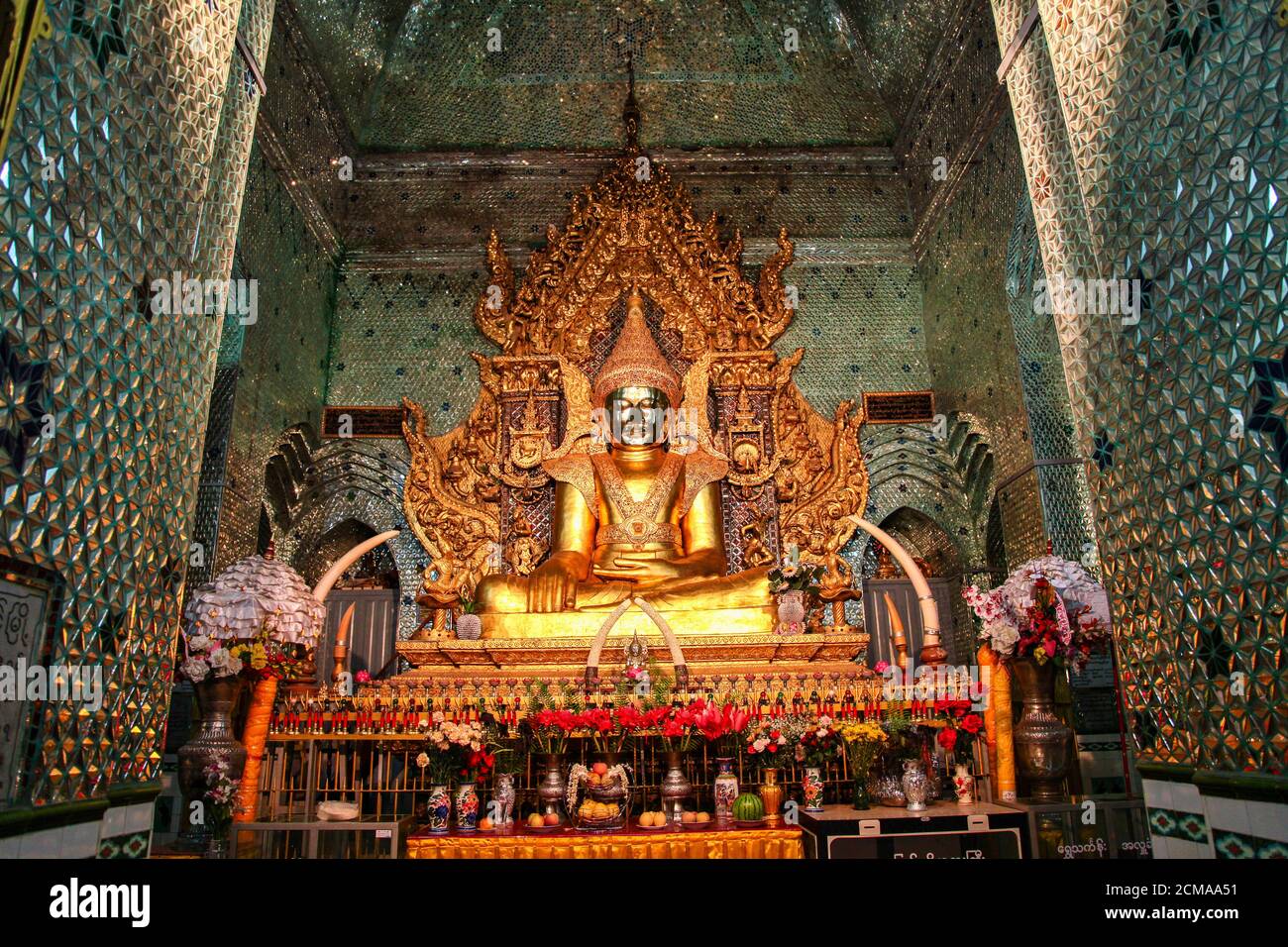 Il tempio buddista di Maha Myatmuni a Mawlamyine in Myanmar, ex Birmania in Asia Foto Stock