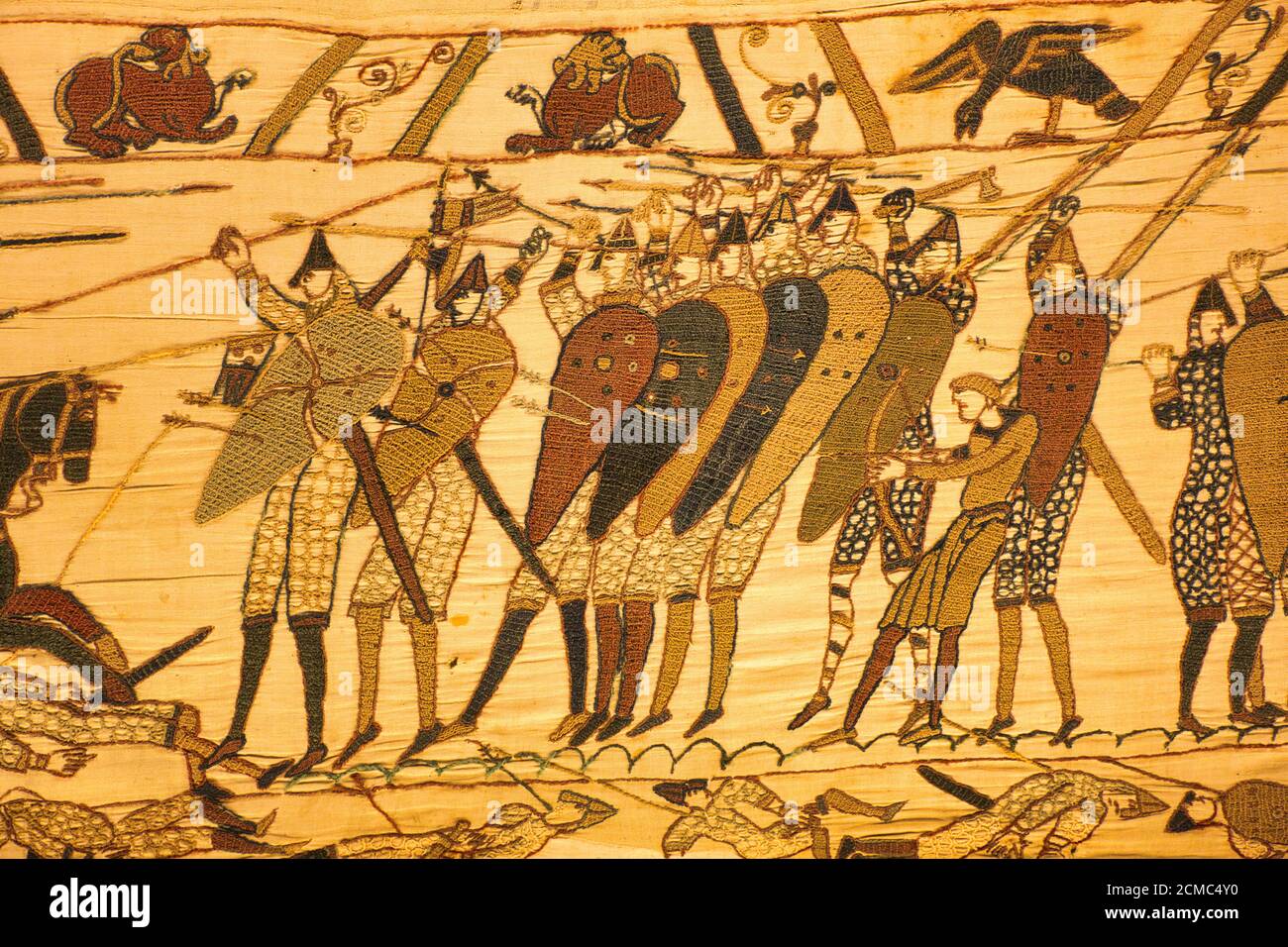 Una scena dal arazzo di Bayeux, Bayeux, Normandia, Francia Foto Stock