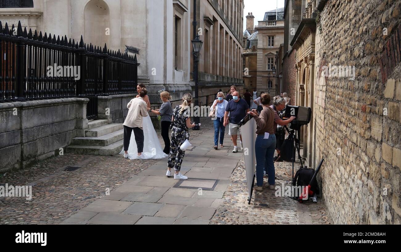 Photoshoot che si svolge in Senate House Passage Cambridge Foto Stock